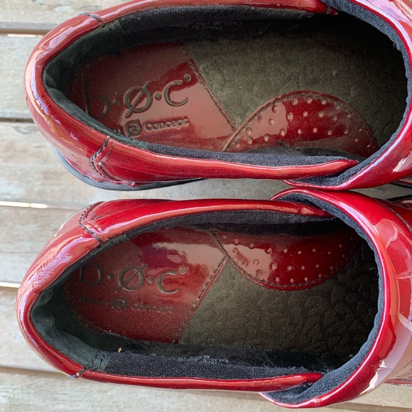 boc clogs red